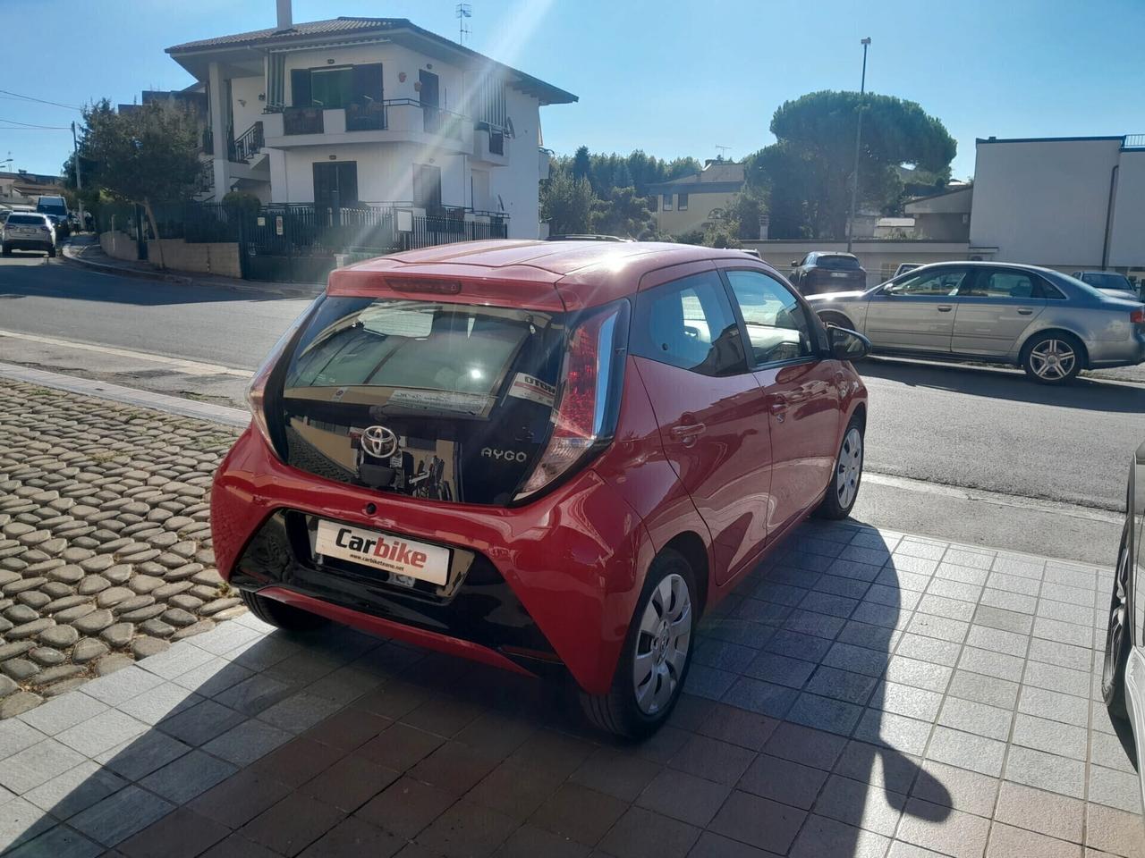 Toyota Aygo 1.0 VVT-i 69 CV 5 porte x-cite