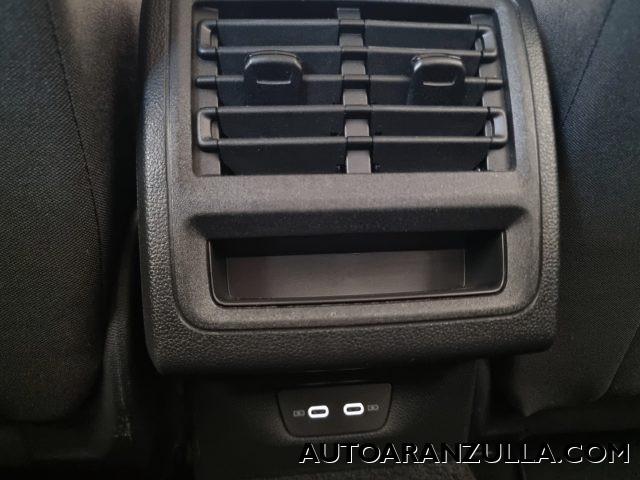 VOLKSWAGEN Golf 8 2.0 Edition Navi TDI 115CV Life - Fari Matrix IQ