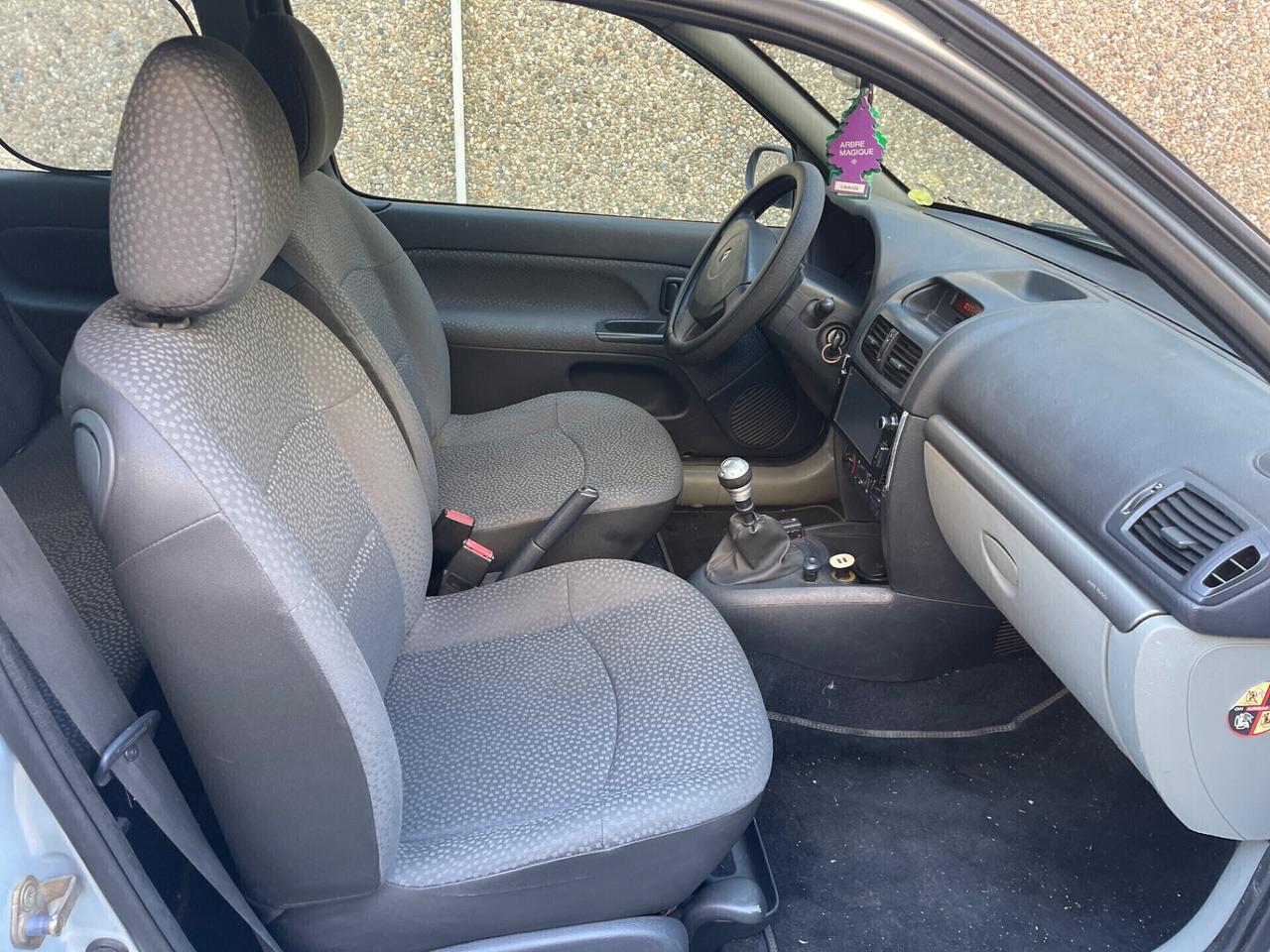 Renault Clio 1.4 16V benzina neopatentati