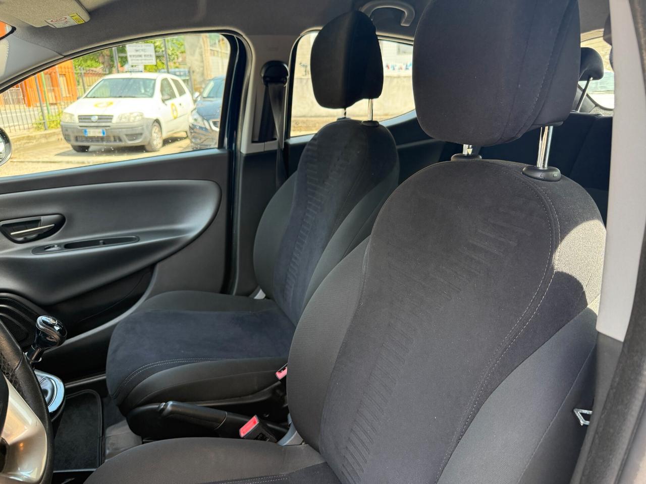 Lancia Ypsilon 1.3 MJT 16V 95 CV 5 porte S&S 30th Anniversary