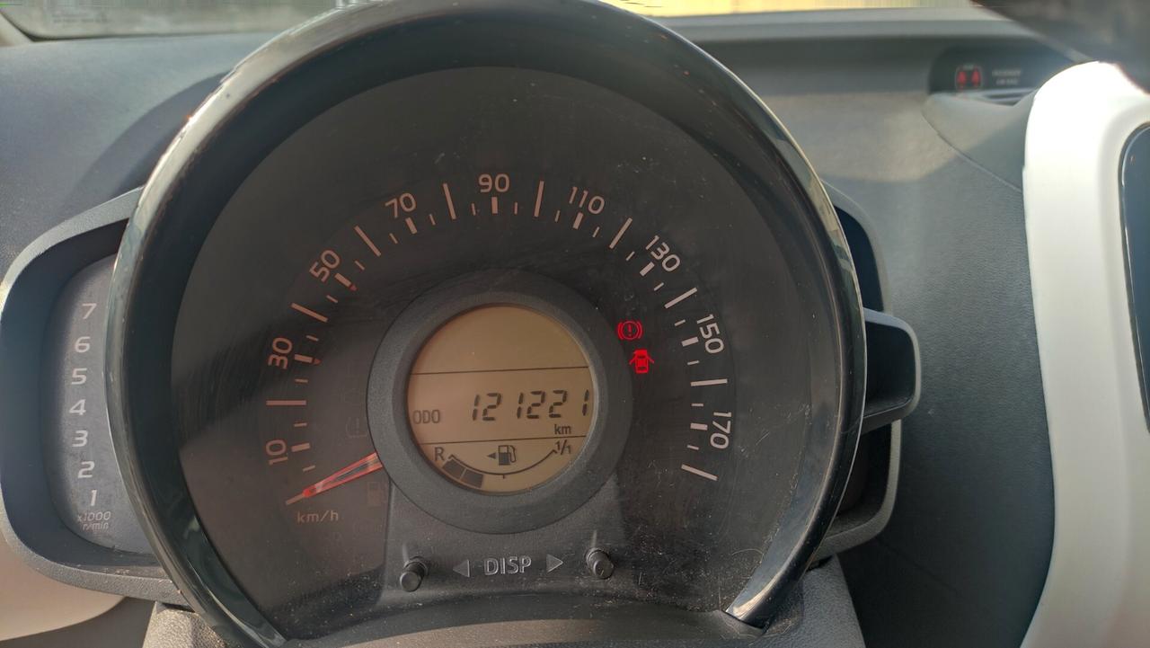 Peugeot 108 1.2 Benzina 5 porte TETO APRIBILE NEOPATENTATI - 2014