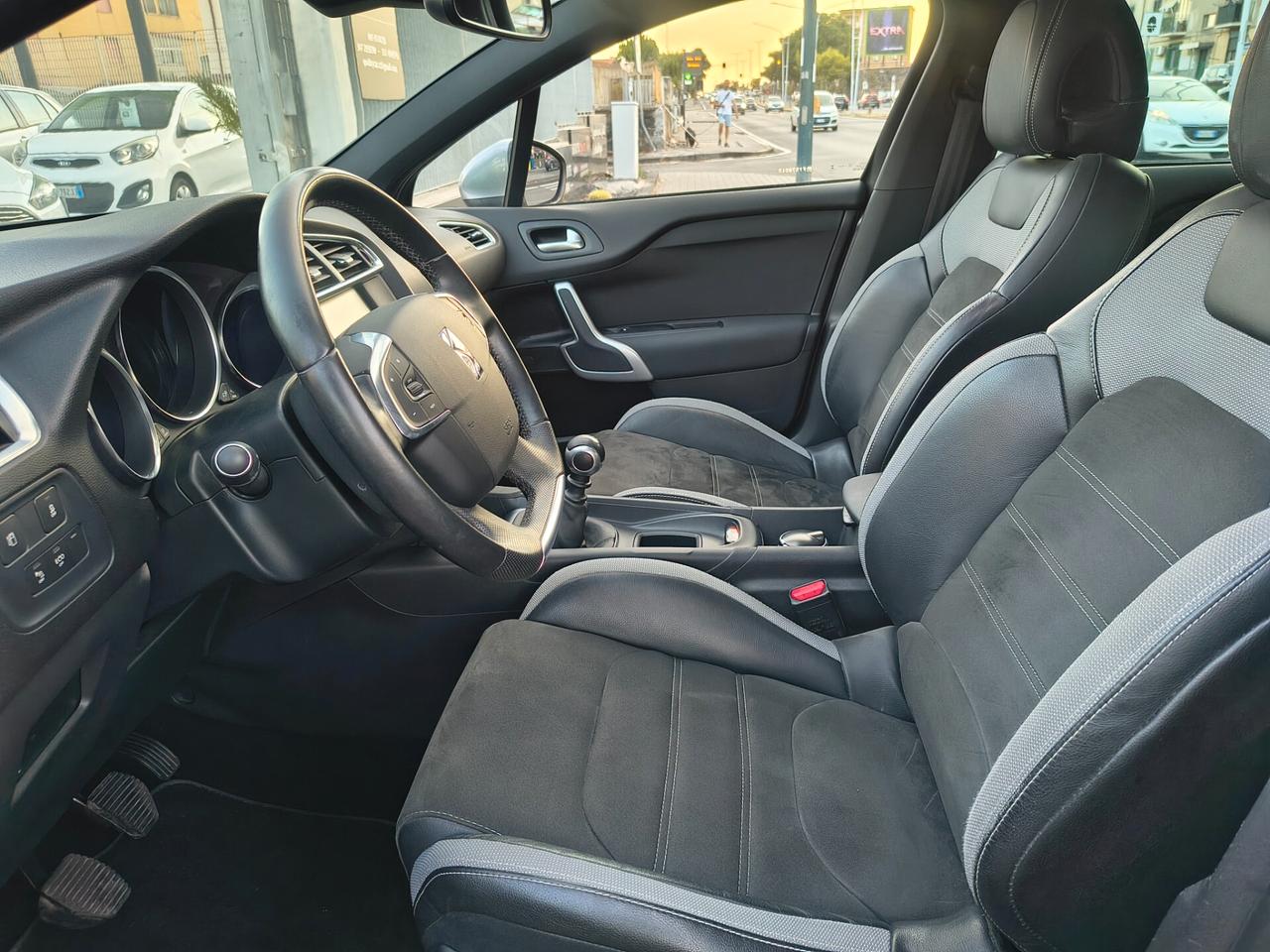DS4 1.6 DIESEL SOLO 60.000 KM UNICOPROPRIETARIO