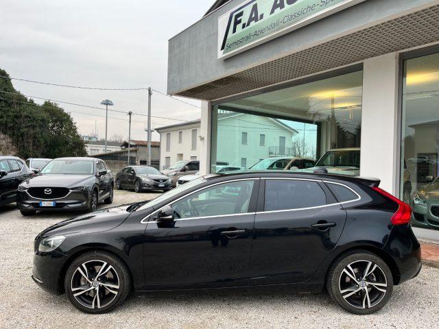 VOLVO V40 D3 Geartronic Momentum