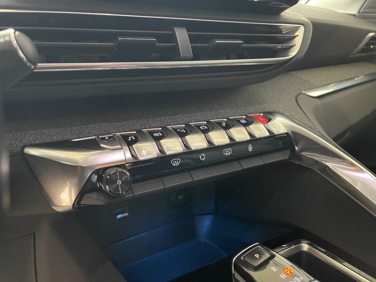 Peugeot 3008 Hybrid 181cv e-EAT8 Allure NO VINCOLO DI FINANZIAMENTO