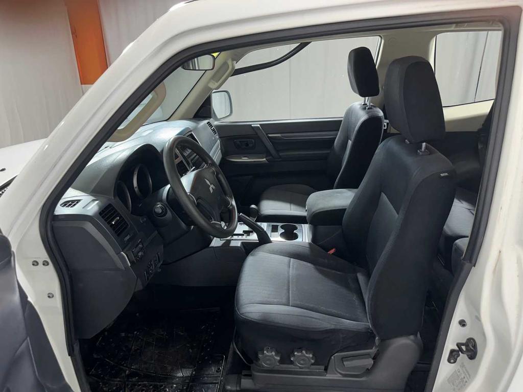 Mitsubishi Pajero 3.2 CR Invite 3p auto