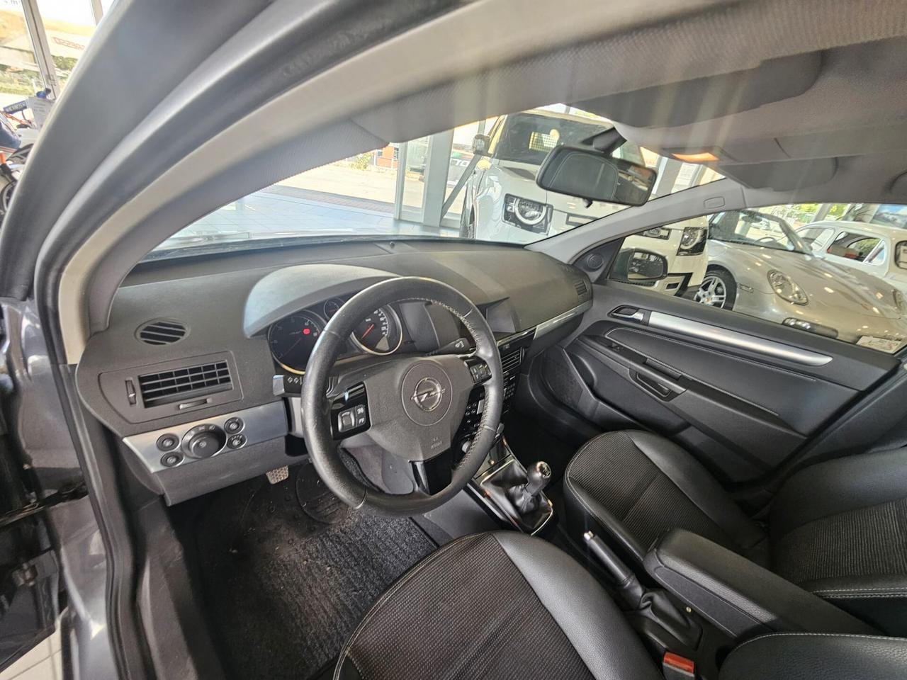 Opel Astra 1.9 CDTI 120CV 5 porte