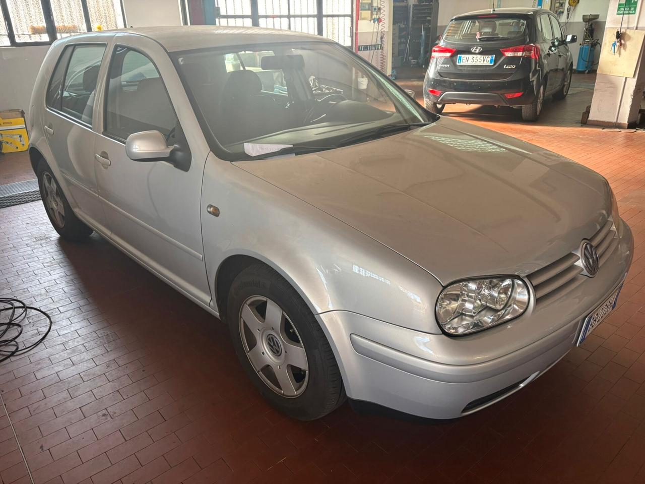 Volkswagen Golf 1.8 20V 5 PORTE 98KW