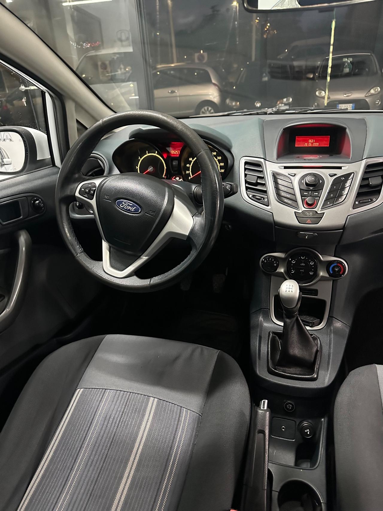 Ford Fiesta 1.4 5 porte Bz.- GPL Titanium