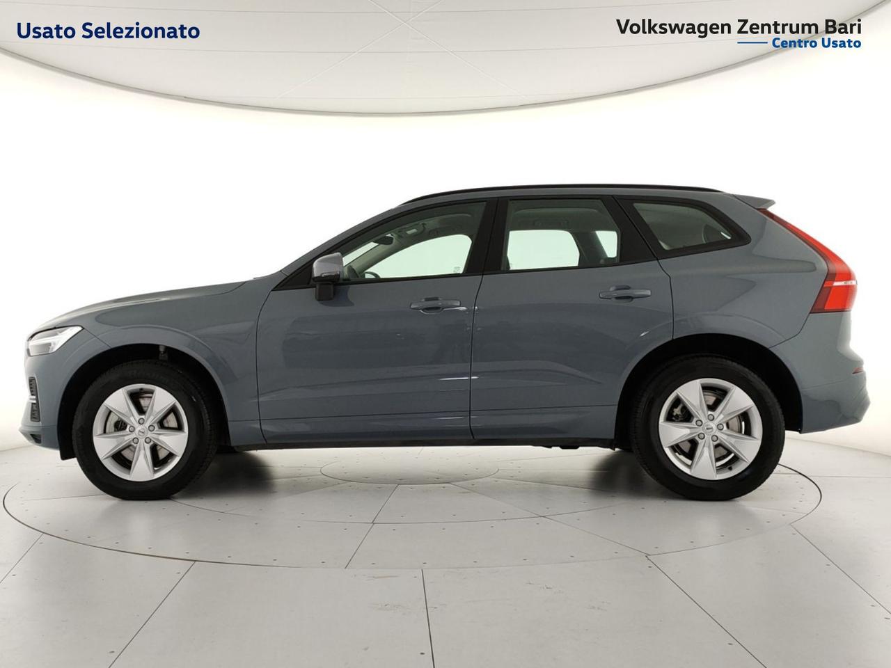 Volvo XC60 2.0 b4 momentum pro awd auto