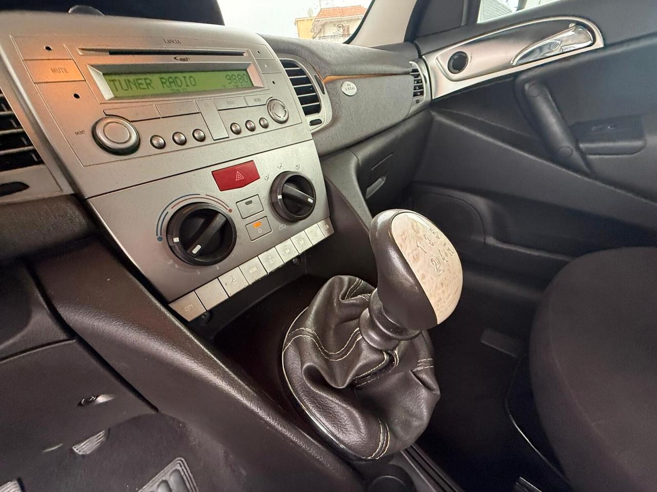 Lancia Ypsilon 1.2 Argento