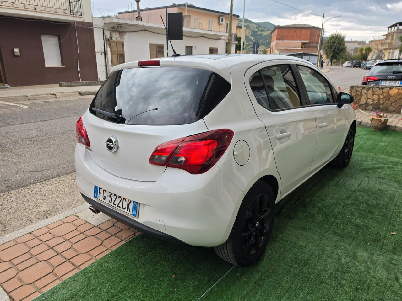 Opel Corsa 1.2 5 porte b-Color