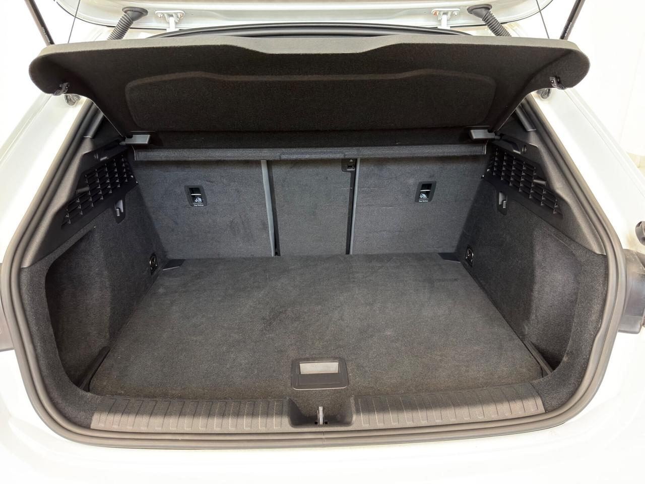 Audi A3 SPB 35 TDI S tronic line edition Identity Black