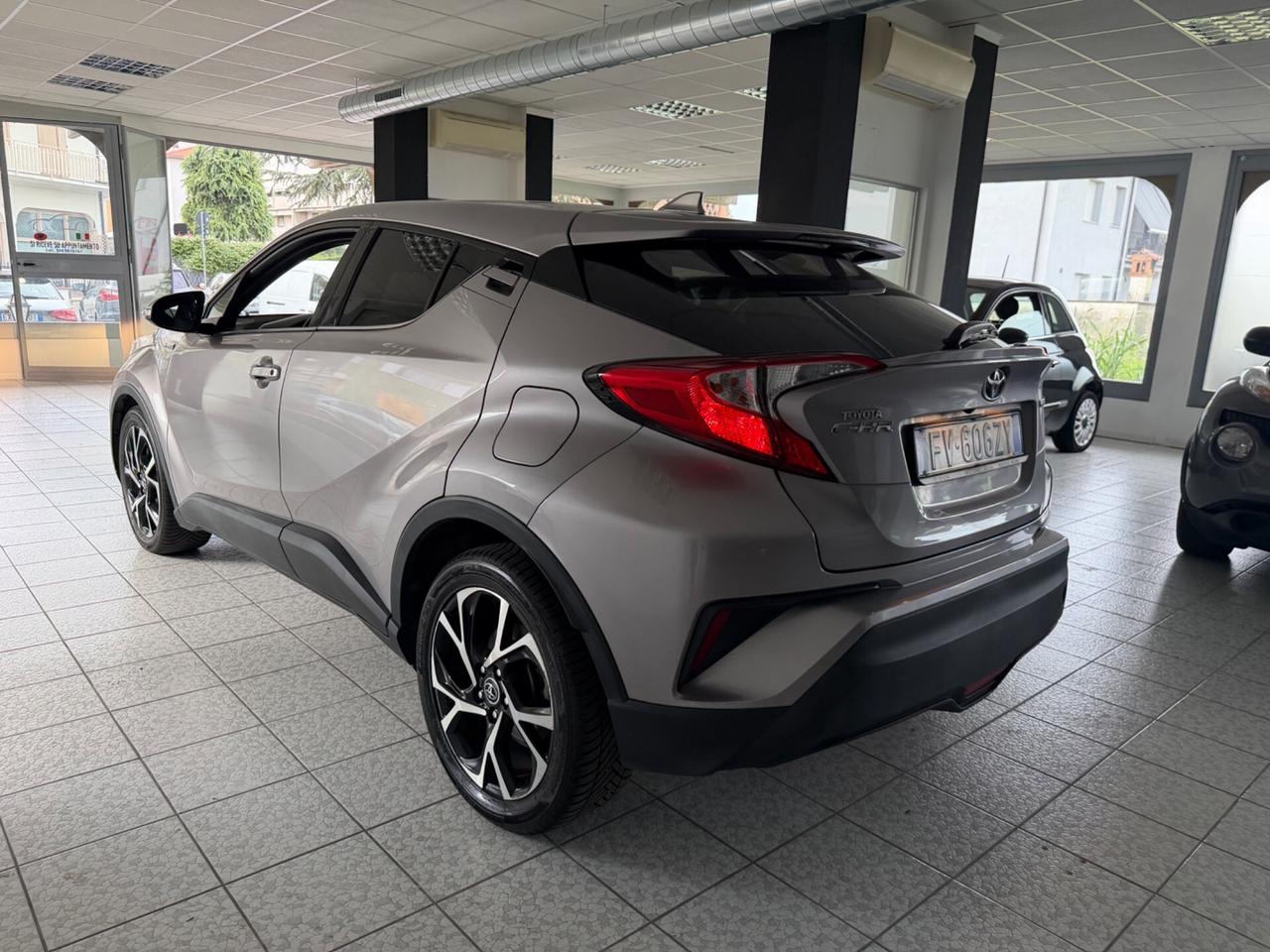 Toyota C-HR 1.8 Hybrid E-CVT Lounge