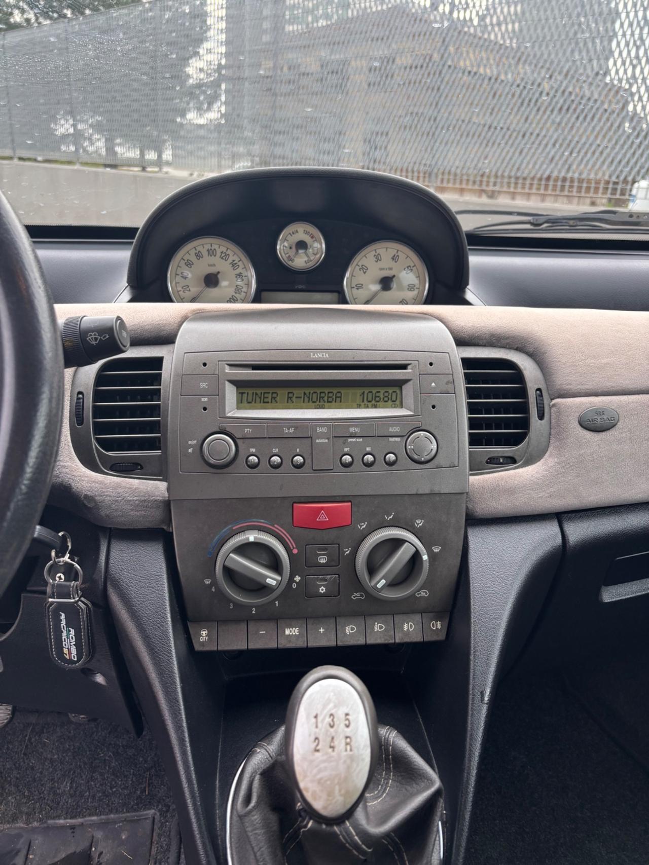 Lancia Ypsilon 1.2 16V Argento