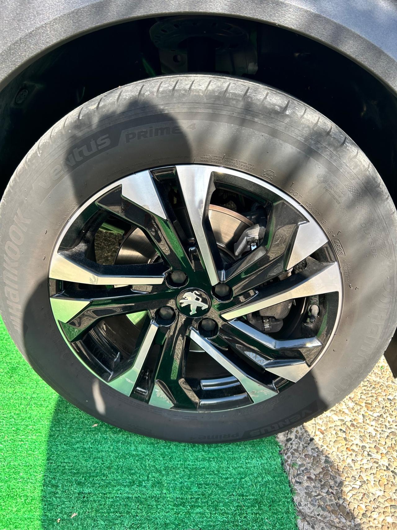 Peugeot 2008 BlueHDi 130 S&S EAT8 Allure