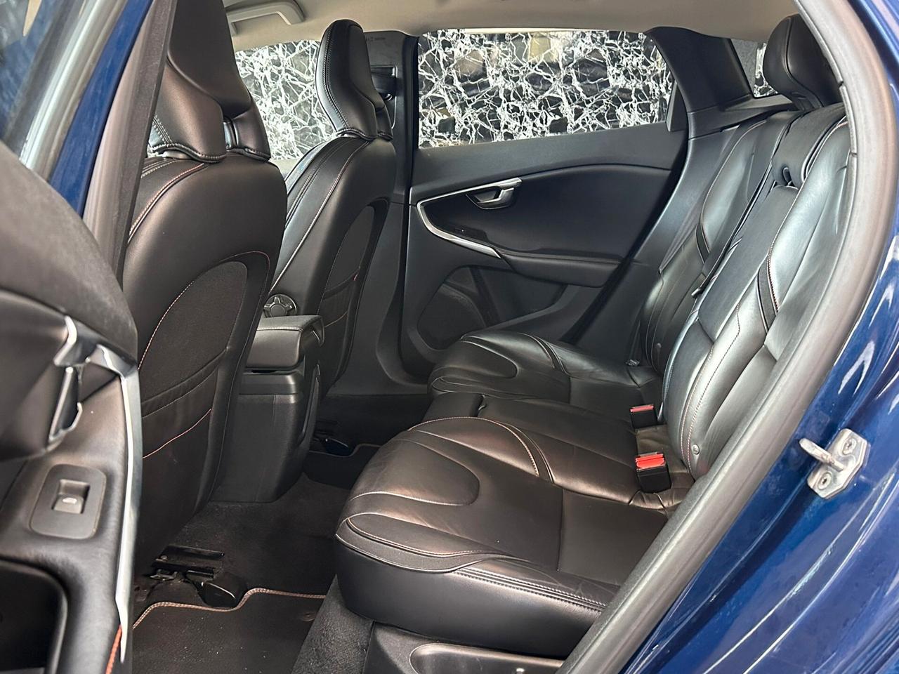 Volvo V40 Cross Country D4 Ocean Race