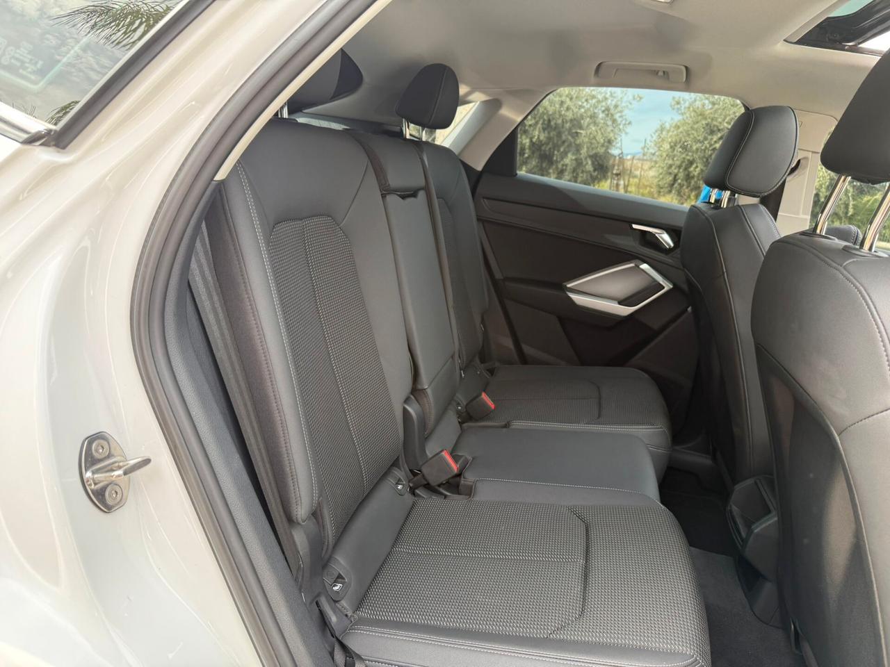 Audi Q3 35 TDI S tronic line edition Aut. Led .Tetto Apribile Pelle Navy Camera Matrix