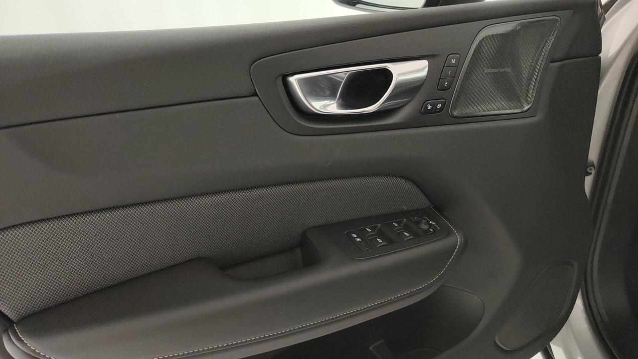 VOLVO XC60 2.0 t6 phev Plus Dark awd auto