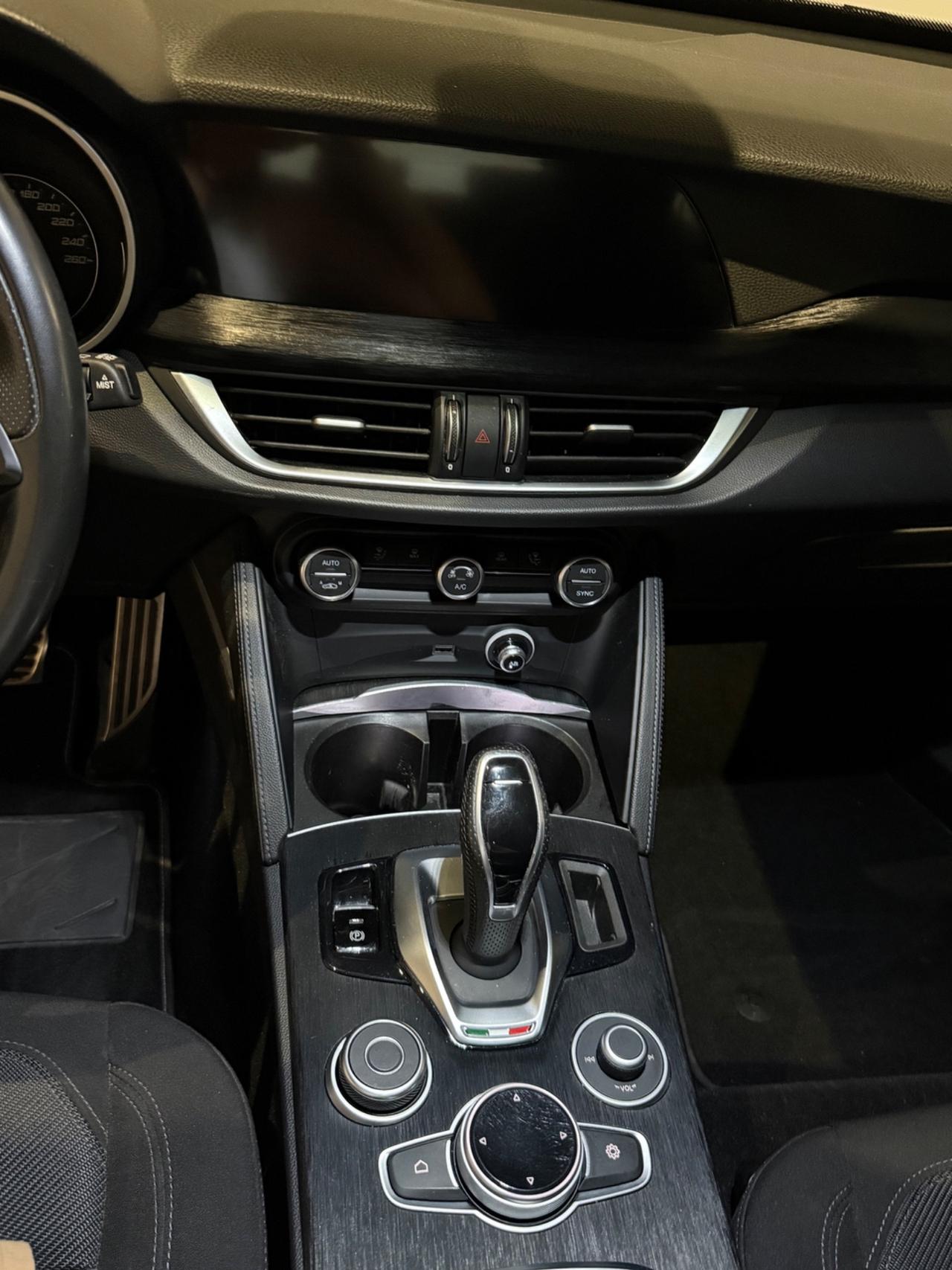 Alfa Romeo Stelvio 2.2 Turbodiesel 160 CV AT8 RWD Business