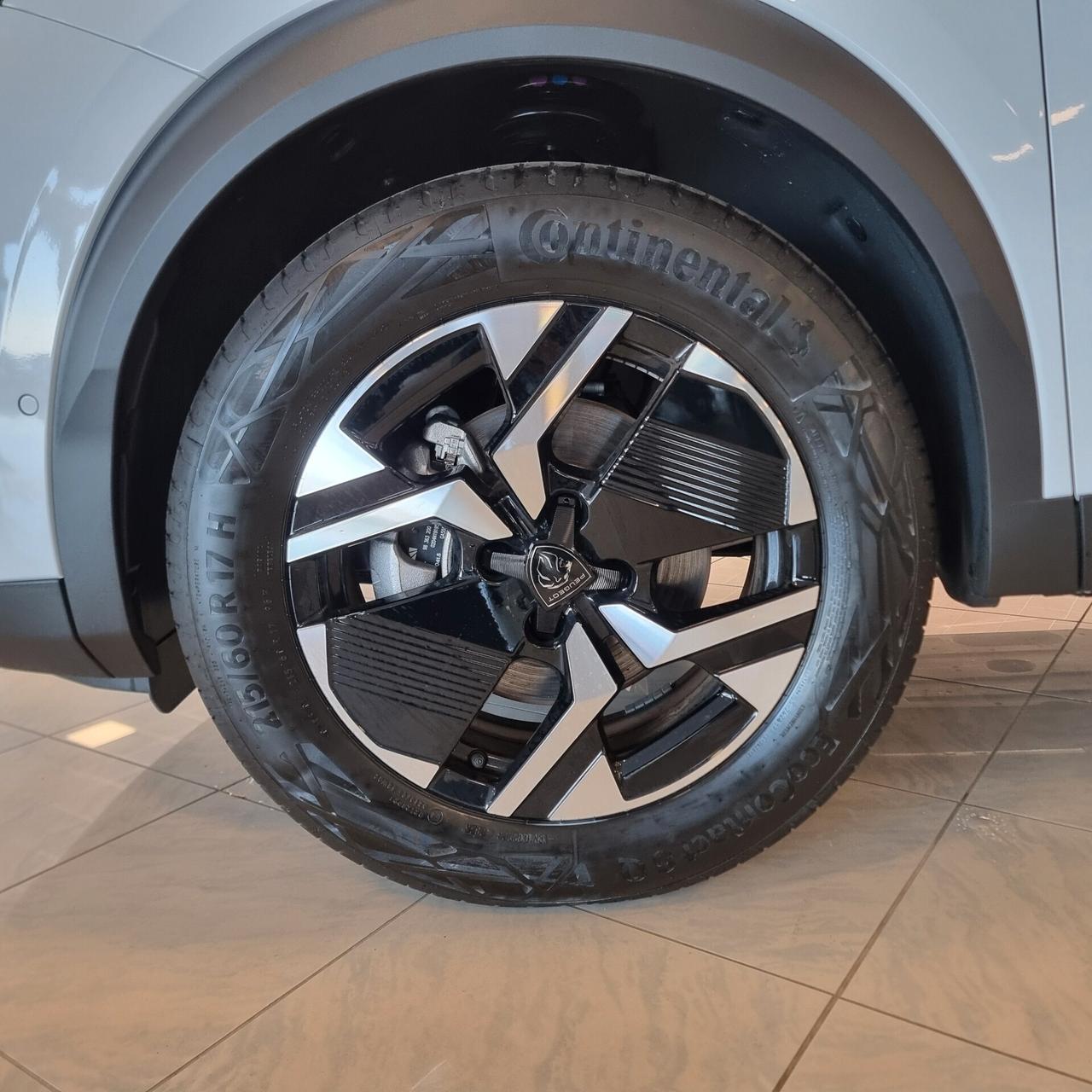 PEUGEOT 2008 ALLURE 1.2 Hybrid 136cv e-DCS6 cambio automatico S&S