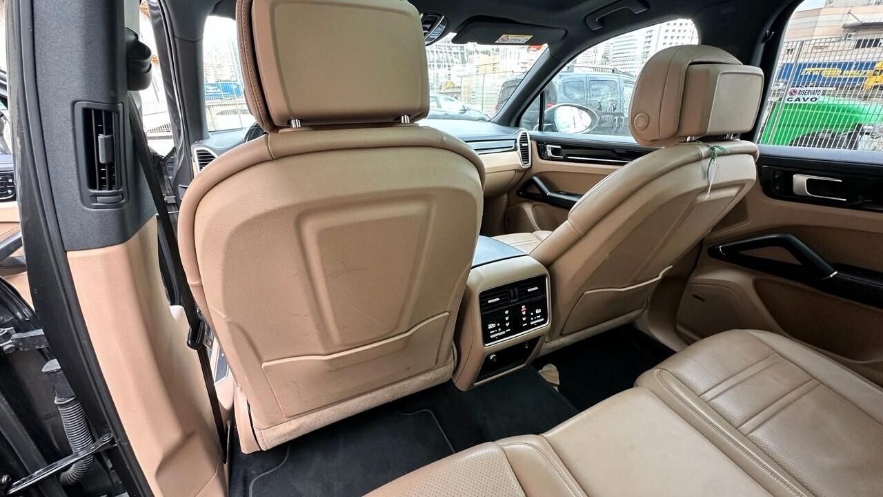 Porsche Cayenne 3.0 V6