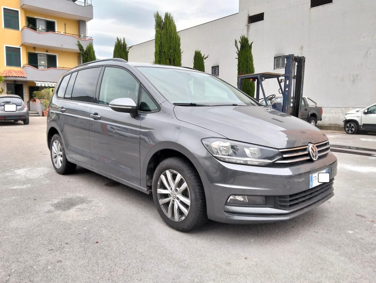 Volkswagen Touran 1.6 TDI 115 DSG 2018 Motore da Rivedere