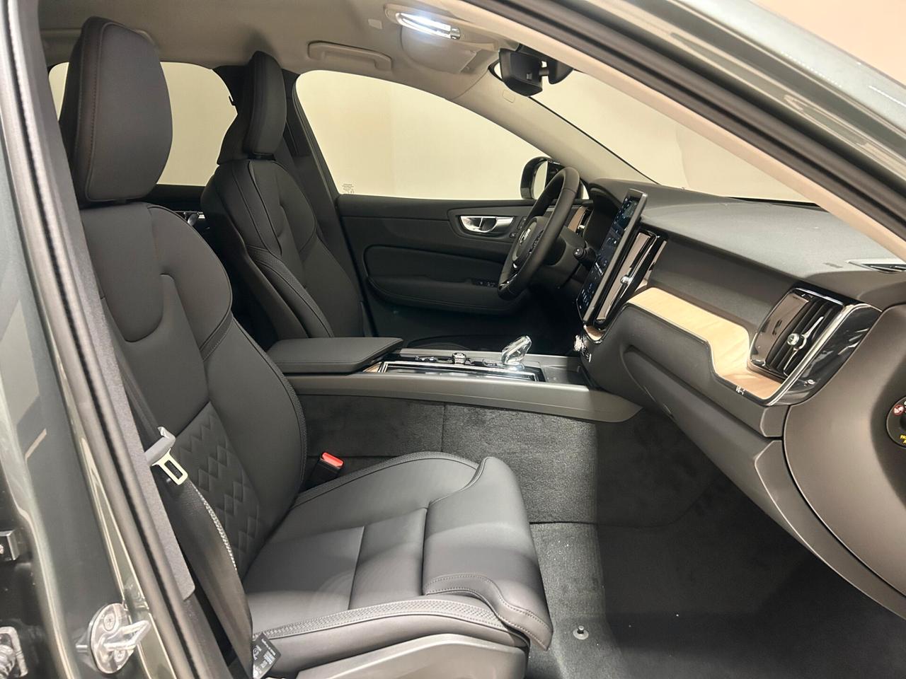 Volvo XC 60 B5 AWD aut. Plus Dark *Anche Autocarro N1*