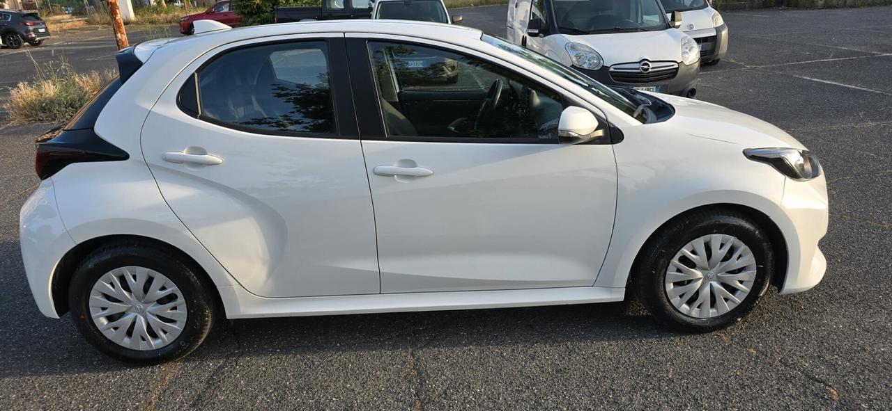 Toyota Yaris 1.5 Hybrid 5 porte Business