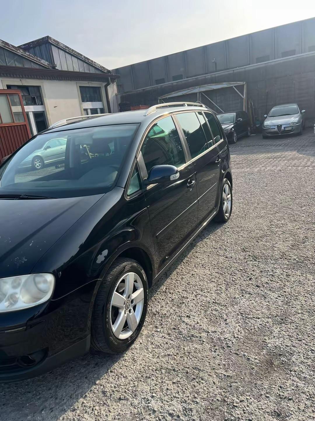 Volkswagen Touran 2.0 TDI DPF Highline