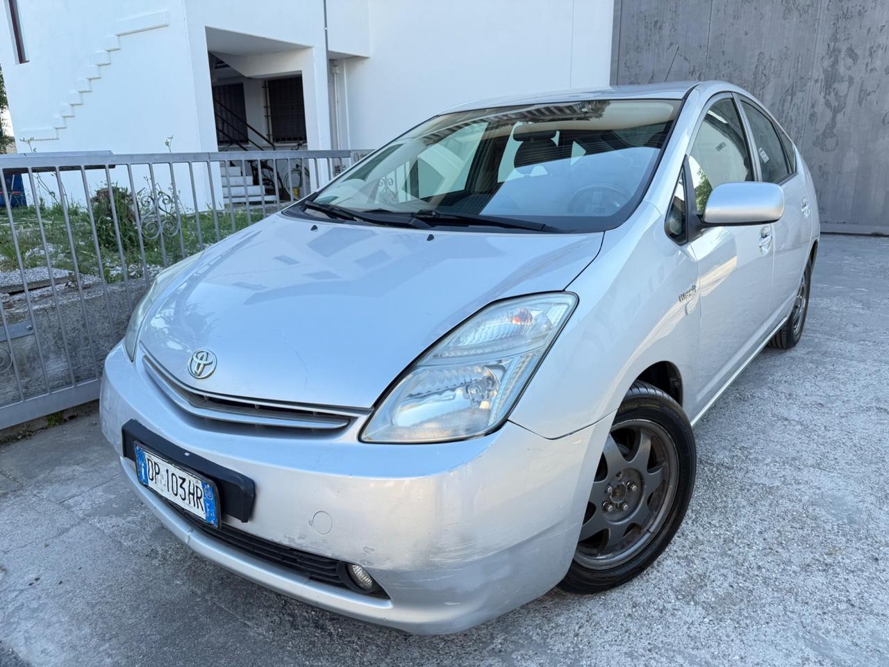 Toyota Prius 1.5 HYBRID 5P. POCHI KM 2008 NEOPAT