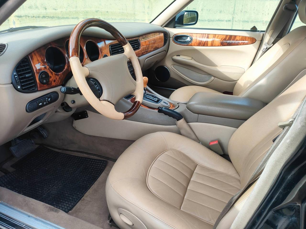 Jaguar XJ 3.2 cat Executive GPL