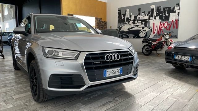 AUDI Q5 2.0 TDI quattro S tronic Business