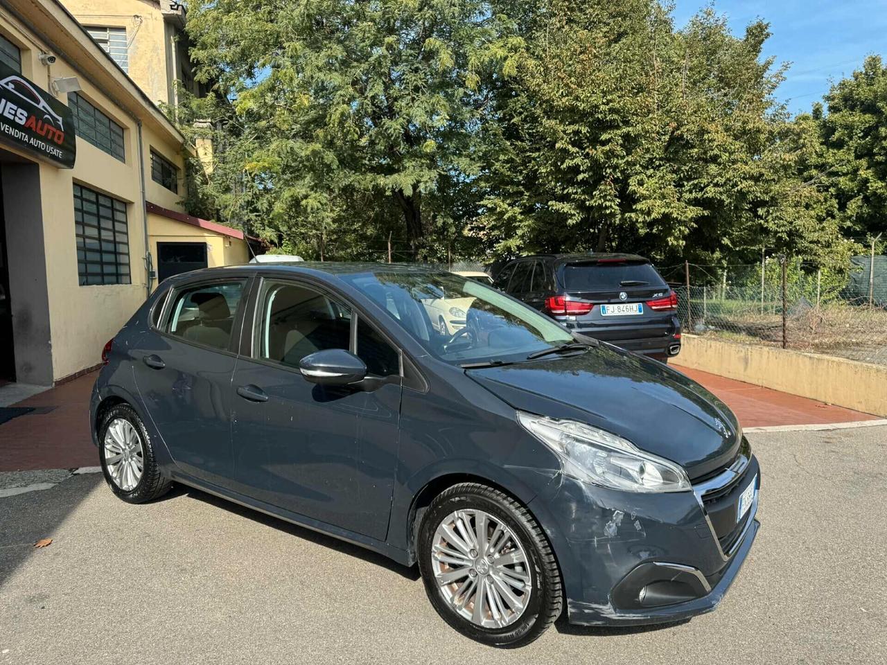 Peugeot 208 Anno 2019 1.2 Benz CARROZZERIA DA VISIONARE
