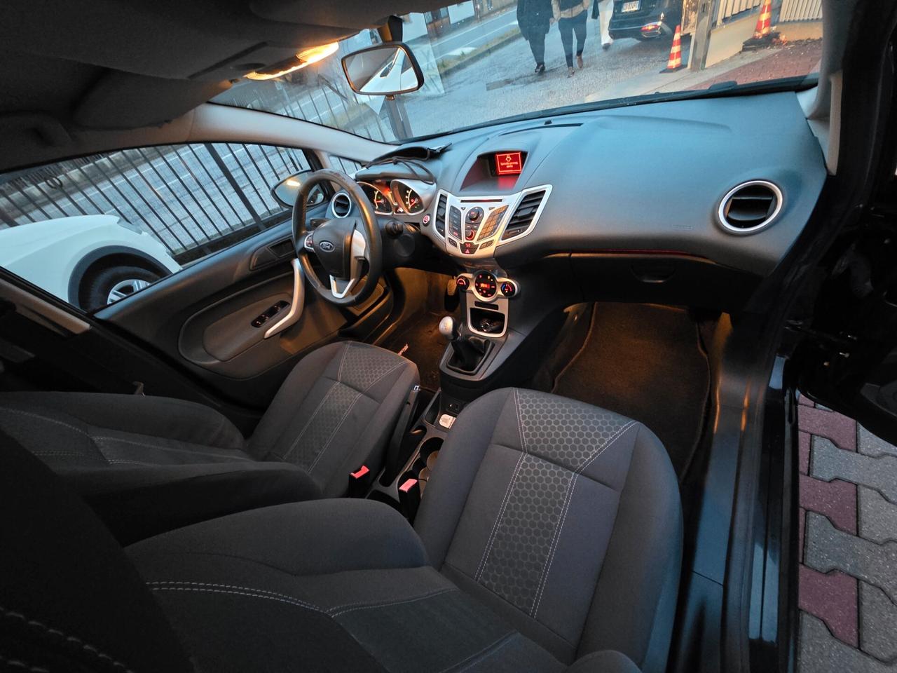 Ford Fiesta 1.2B unico proprietario garantita 12M