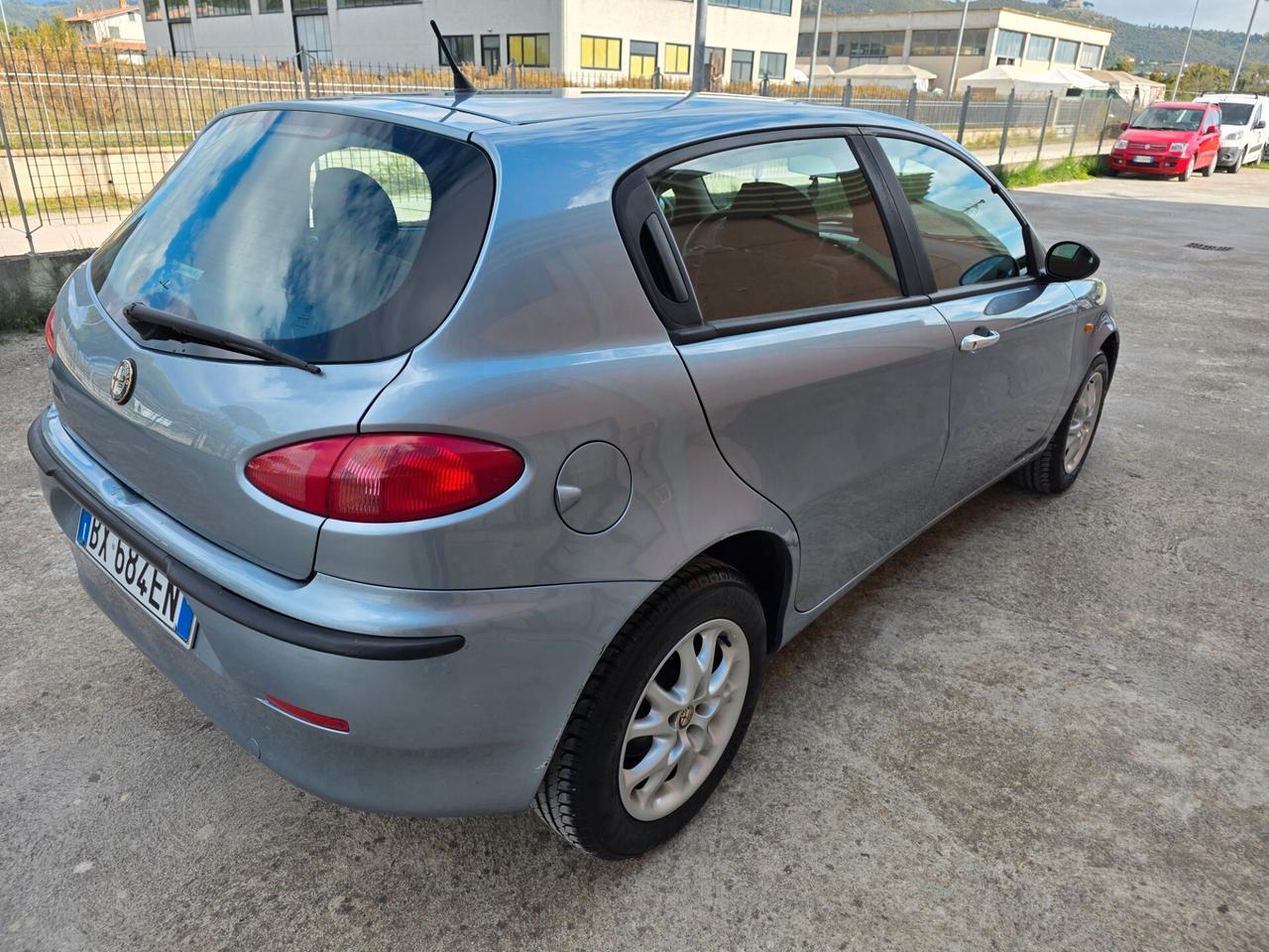 Alfa Romeo 147 1.6i 16V T.S. (105 CV) cat 5p. Dist.