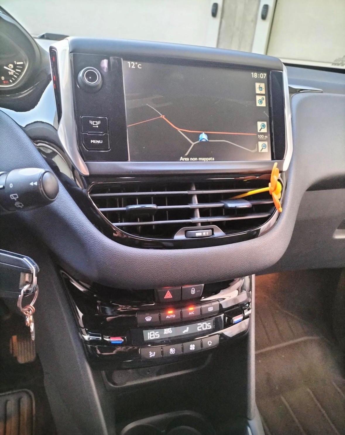 Peugeot 208 1.2 VTi 82 CV 5 porte Active