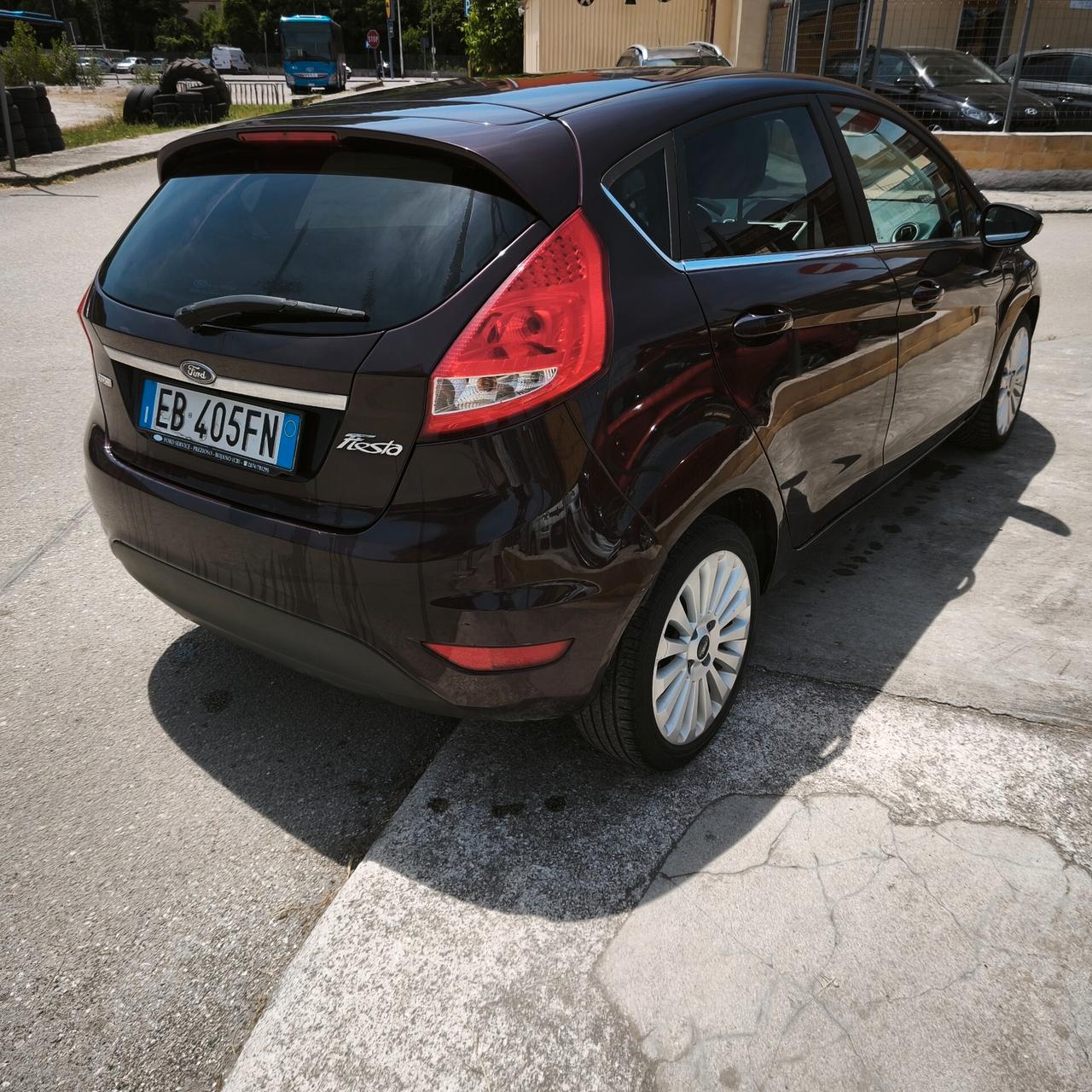 Ford Fiesta 1.4 TDCi 70CV 5 porte Titanium