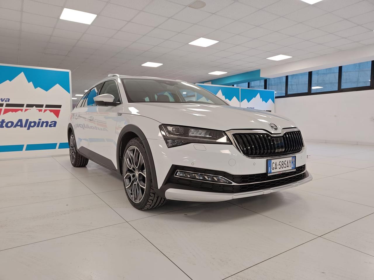 SKODA Superb Wagon 2.0 tdi Scout 4x4 190cv