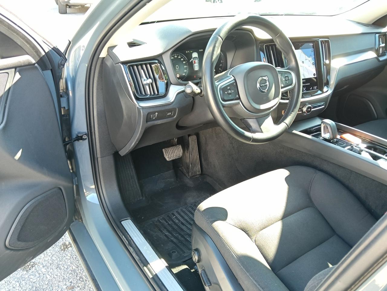 Volvo V60 B4 (d) Geartronic Momentum Business