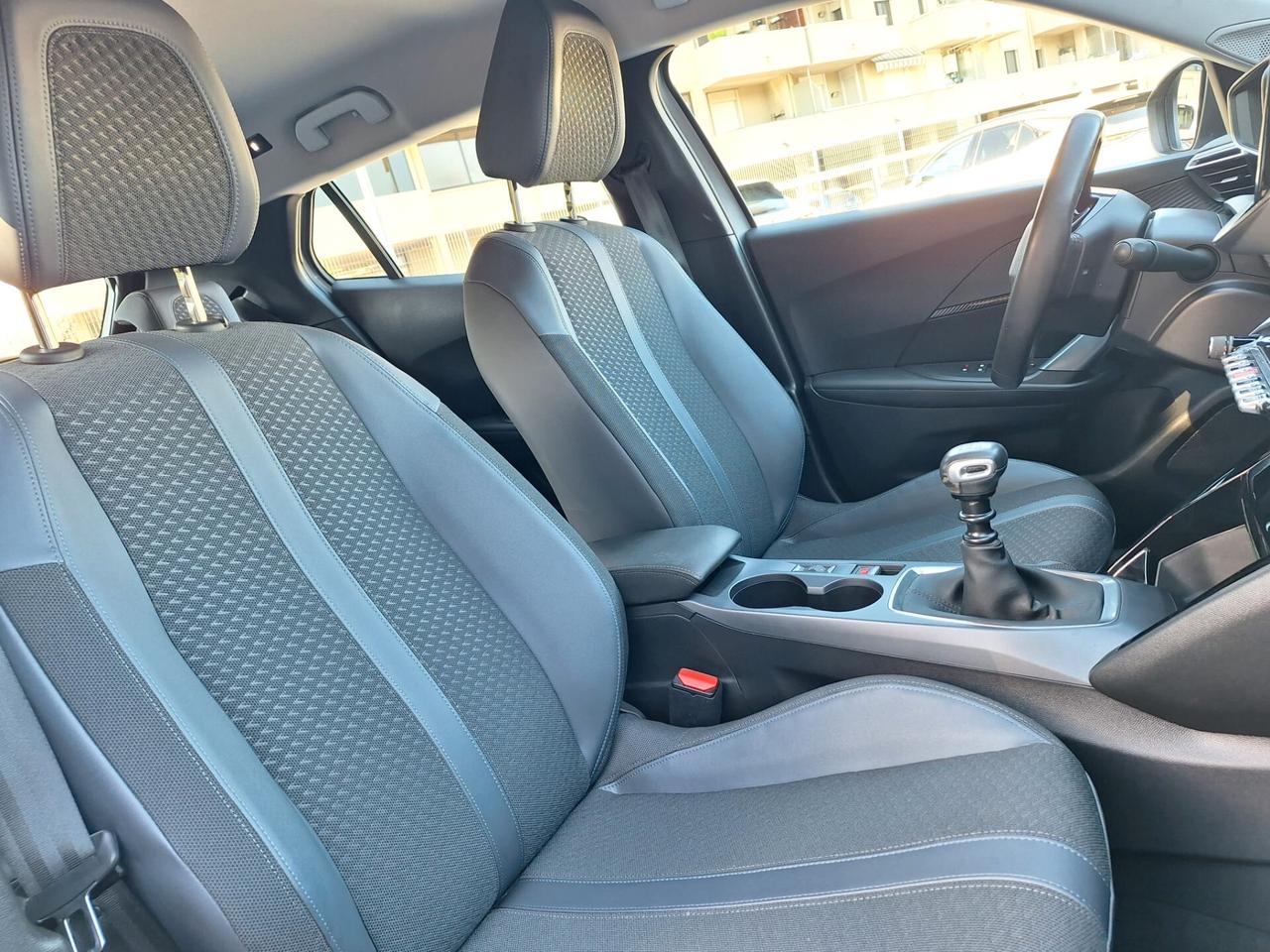 Peugeot 2008 1.5 tdi 102cv Allestimento Allure - X Neopatentati - Unico Proprietario - Iva Esposta
