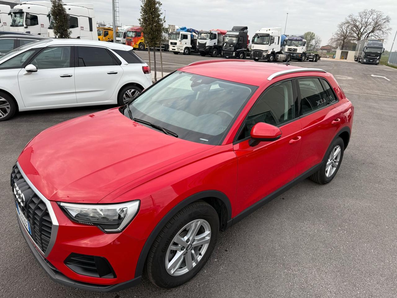Audi Q3 35 TDI S tronic Business