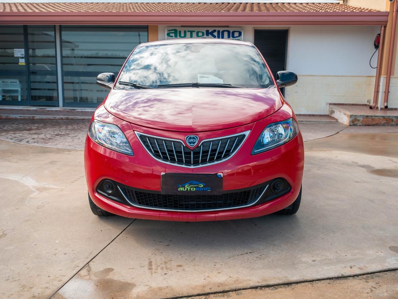 Lancia Ypsilon 1.0 FireFly 5 porte S&S Hybrid Silver