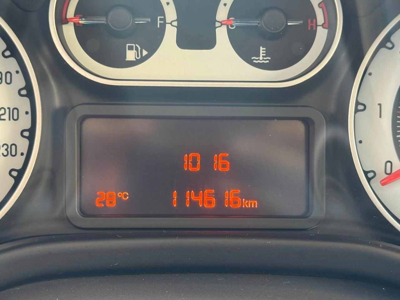 FIAT 500L TREKKING BI-COLORE 1.6 MJ 120 CV. NAVI+CERCHI