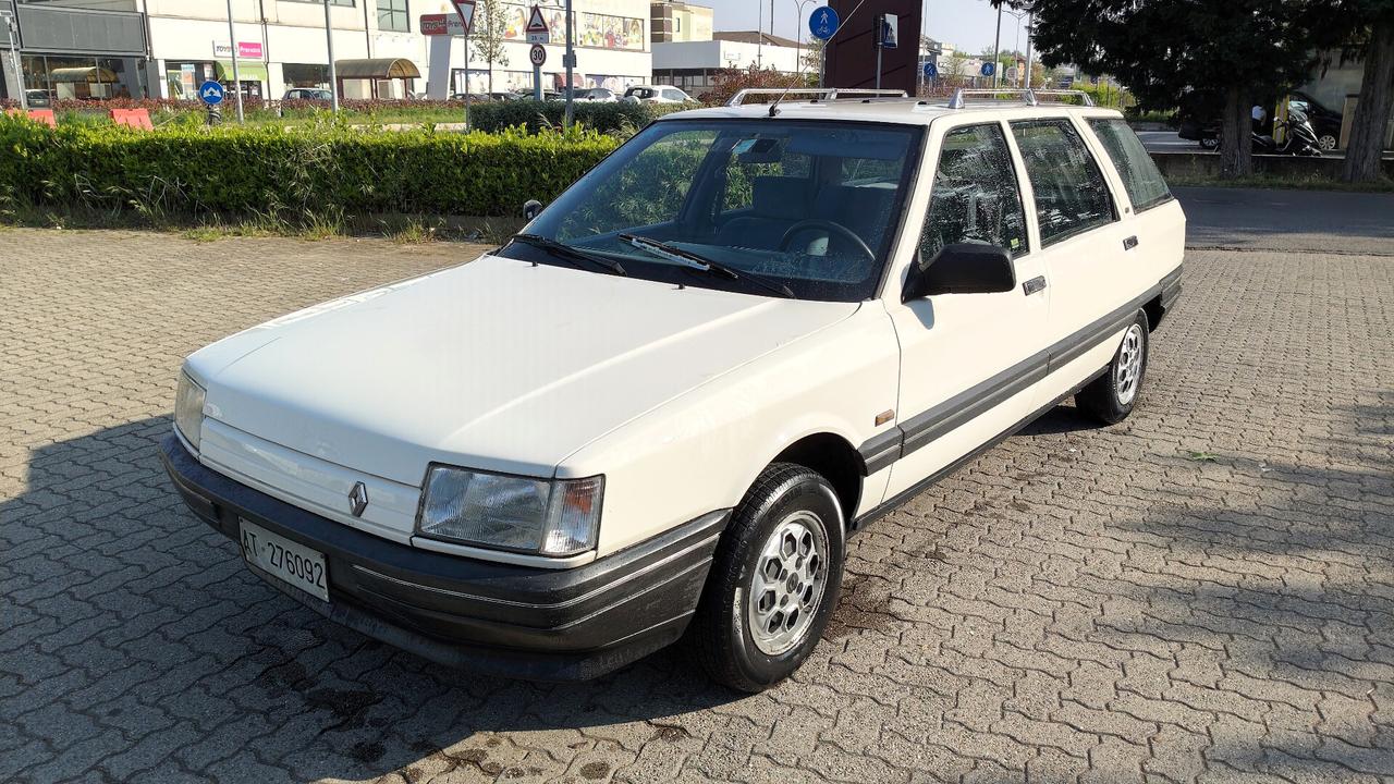 Renault 21 Nevada 1.7 GTS + gancio traino