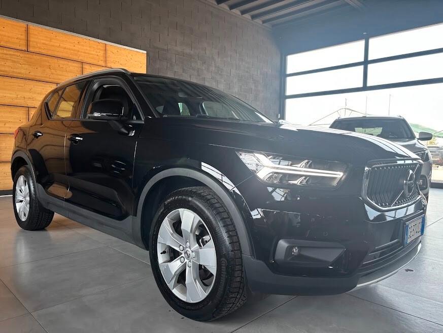 Volvo XC40 T2 Momentum Pro 129cv NEOPATENTATI