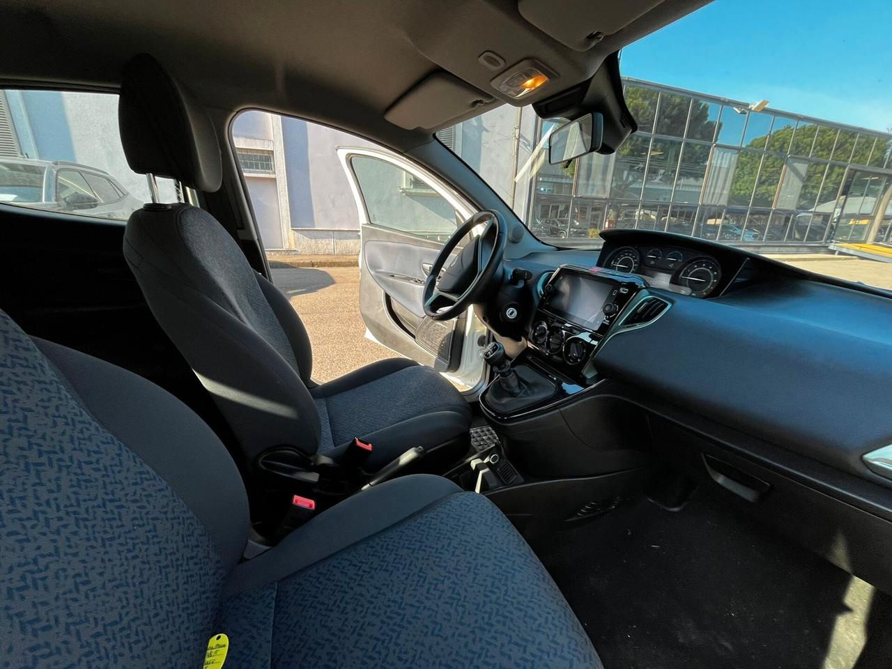 Lancia Ypsilon 1.0 FireFly 5 porte S&S Hybrid Gold