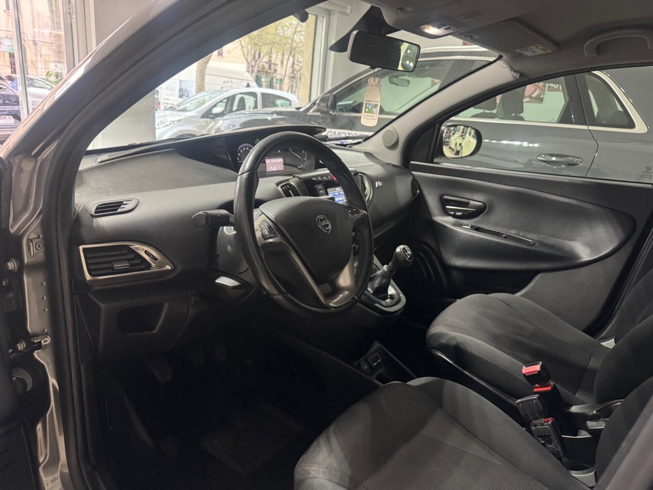 Lancia Ypsilon 1.3 MJT 95 CV 5p Gold