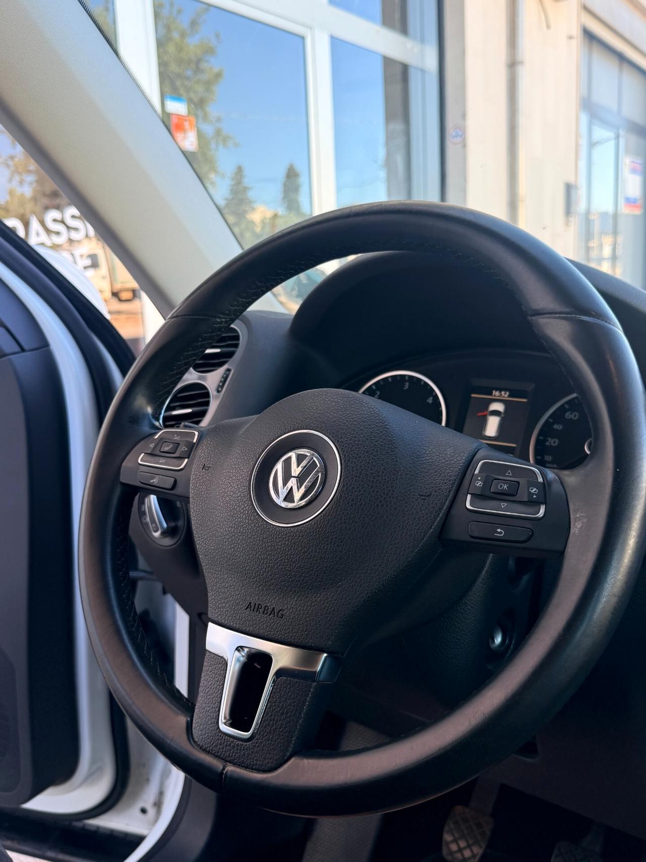 Volkswagen Tiguan 2.0 tdi Sport STYLE ,KM CERTIFICATI VOLKSWAGEN,NAVI,BLUETOOTH,SENSORI DI PARCHEGGIO
