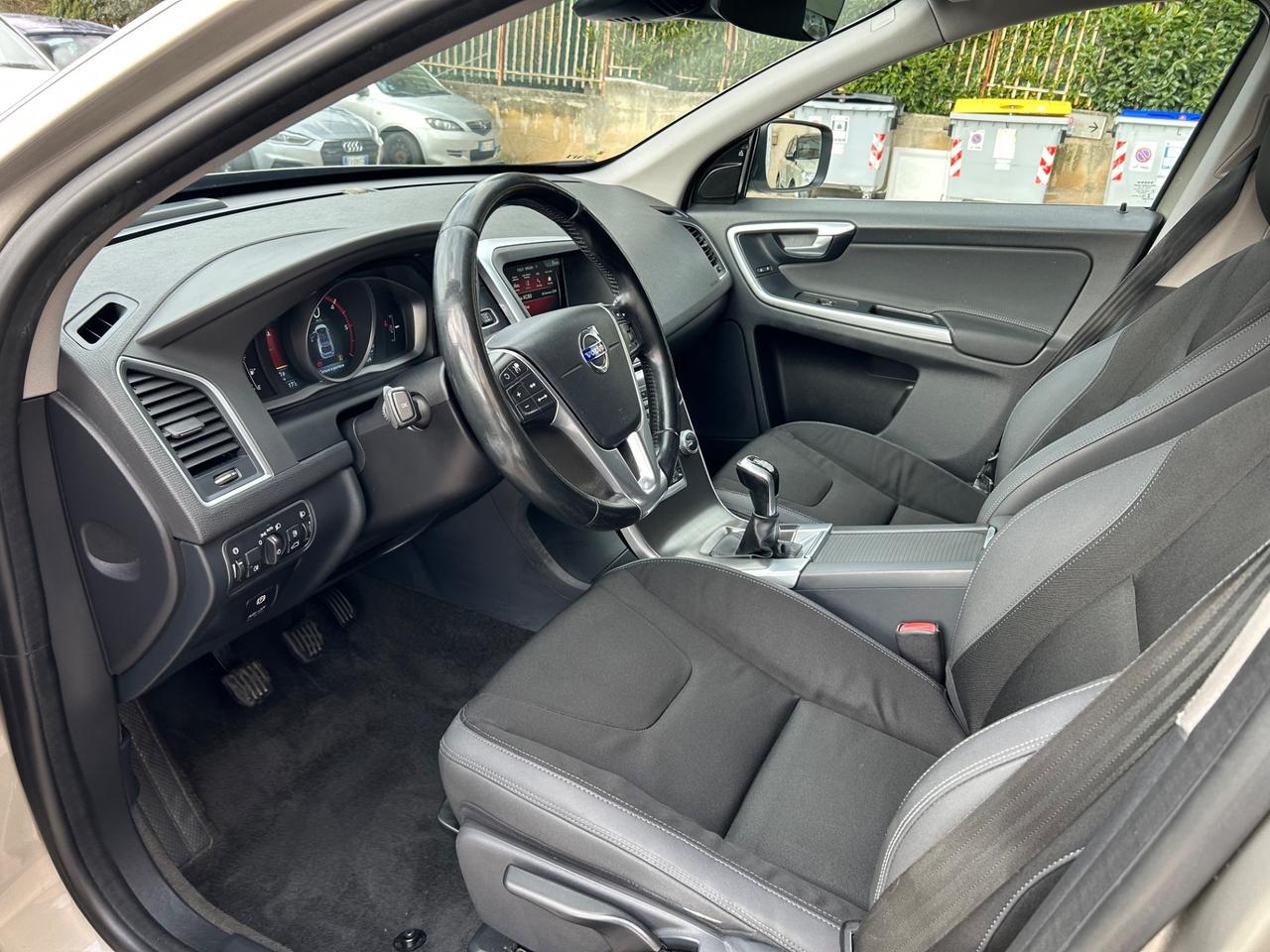 Volvo XC 60 XC60 D4 R-design Momentum Euro6