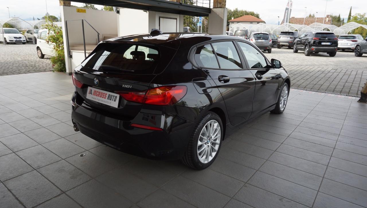 BMW 118 i Business Advantage 140cv auto
